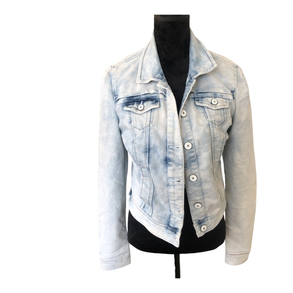 Ci Sodo Women's Light Blue Denim Cropped Jacket with Stitching‎ Details Sz L